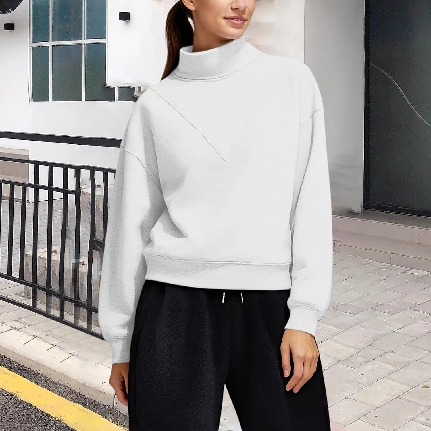 Женский свитшот с высоким воротом Warm Fleece Oversized, белый — фото 3