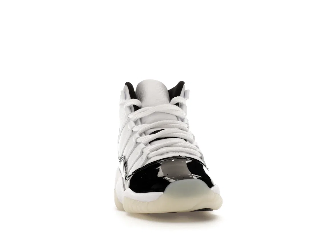 Детские кроссовки Lifestyle с золотыми акцентами Jordan 11 Retro Jordan, Black/White/Metallic Gold — фото 2