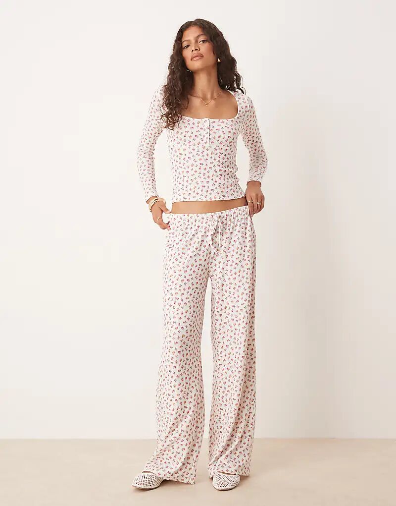 

Широкие брюки-ажуры ASOS DESIGN с мелким цветочным принтом