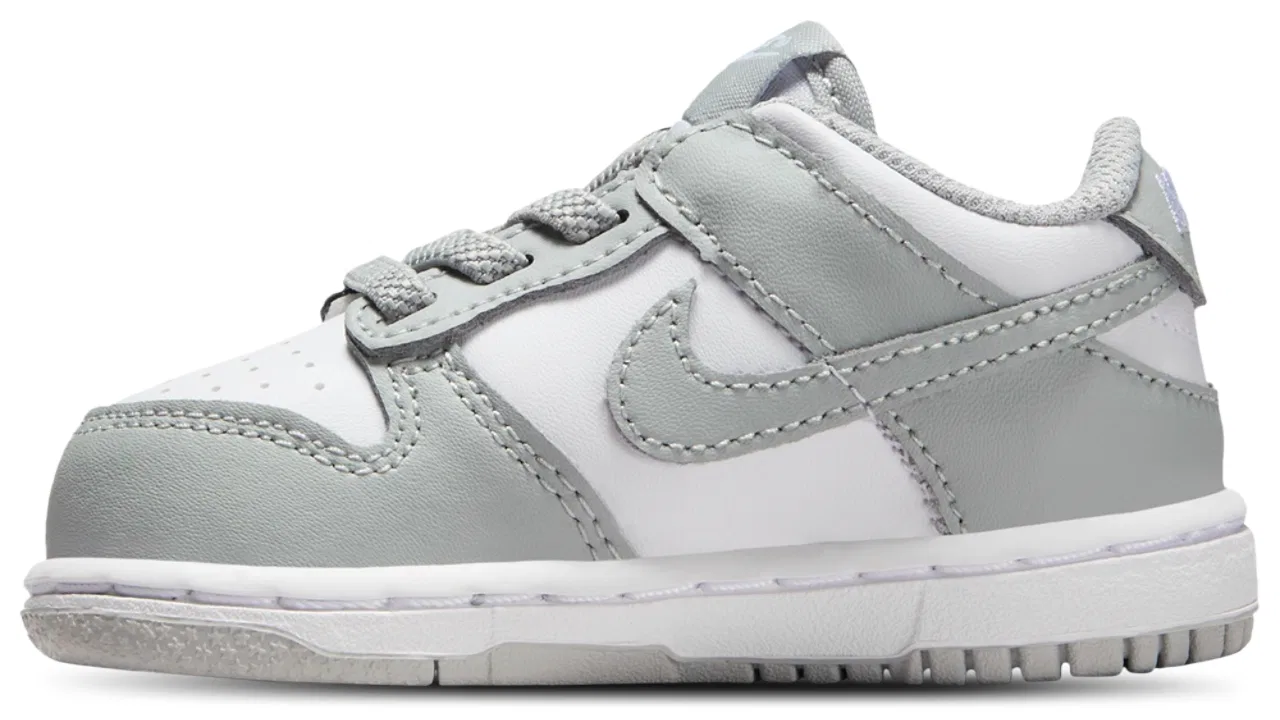 Кроссовки для мальчиков Dunk Low Nike, цвет White/Light Smoke Grey/White — фото 2