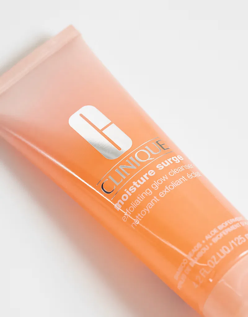 Очищающее средство для лица Clinique Moisture Surge Exfoliating Glow Cleanser — фото 3