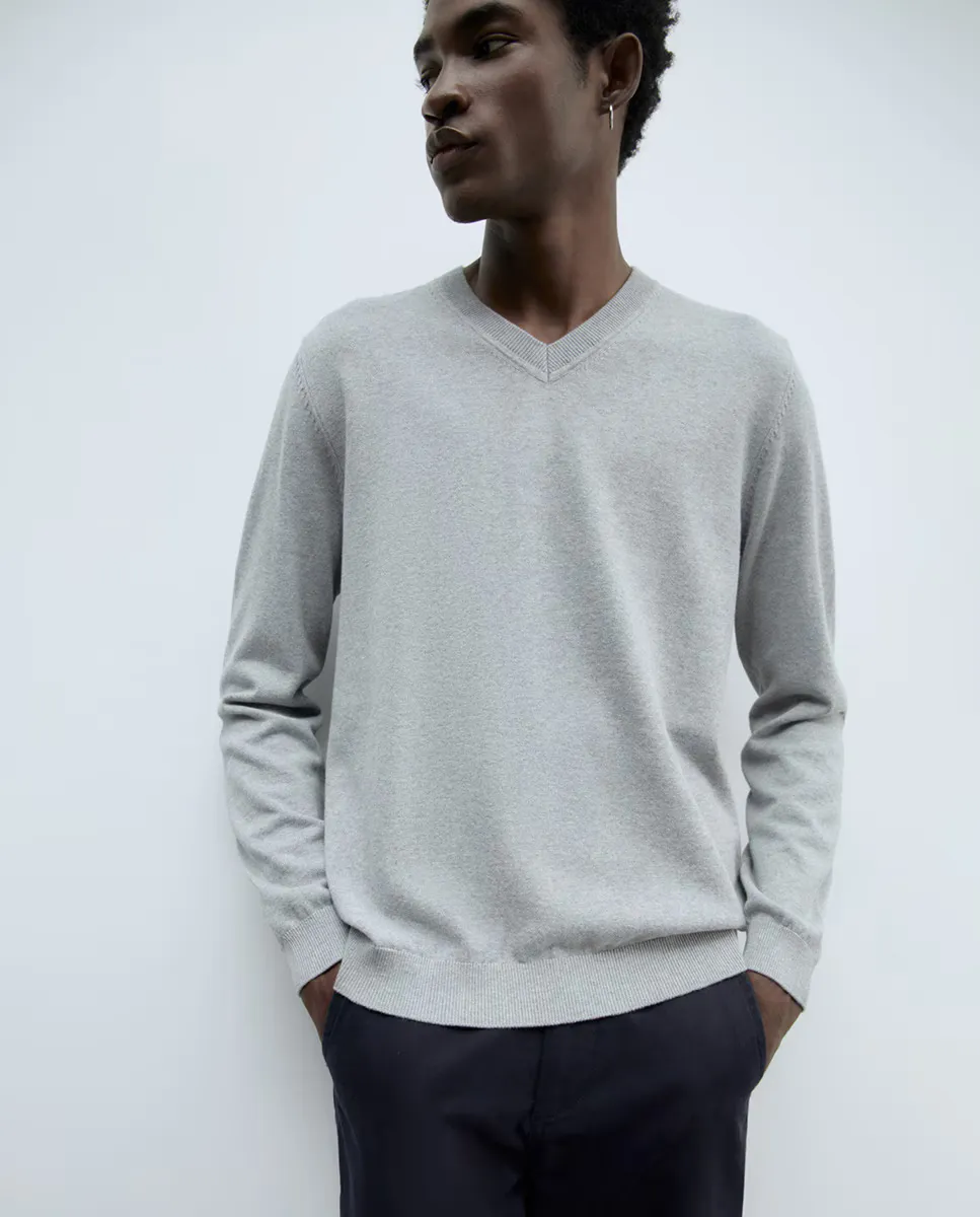 

Свитер с V-образным вырезом Sfera, цвет Gris claro