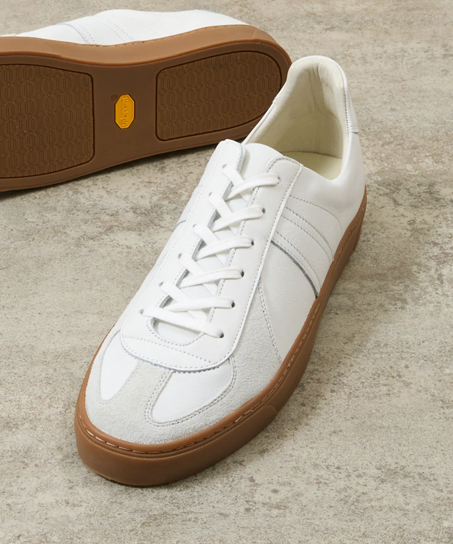 Мужские кроссовки из натуральной кожи And A VIBRAM SOLE GERMAN ARMY TRAINER белые