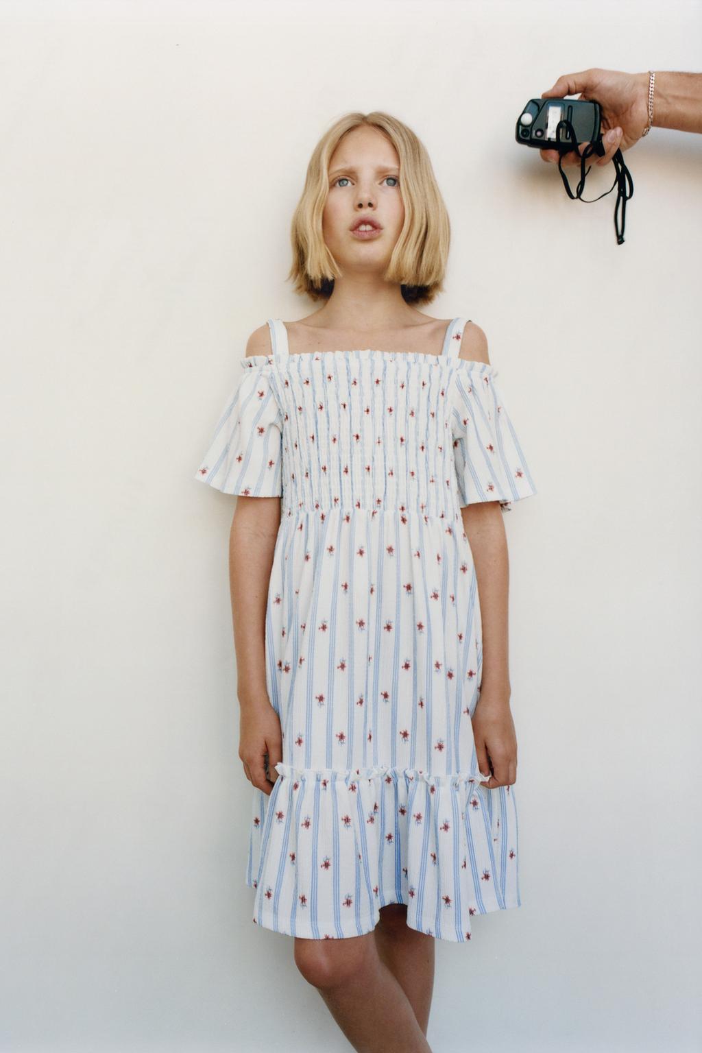

Платье с цветочной текстурой ZARA, цвет Ecru/Blue