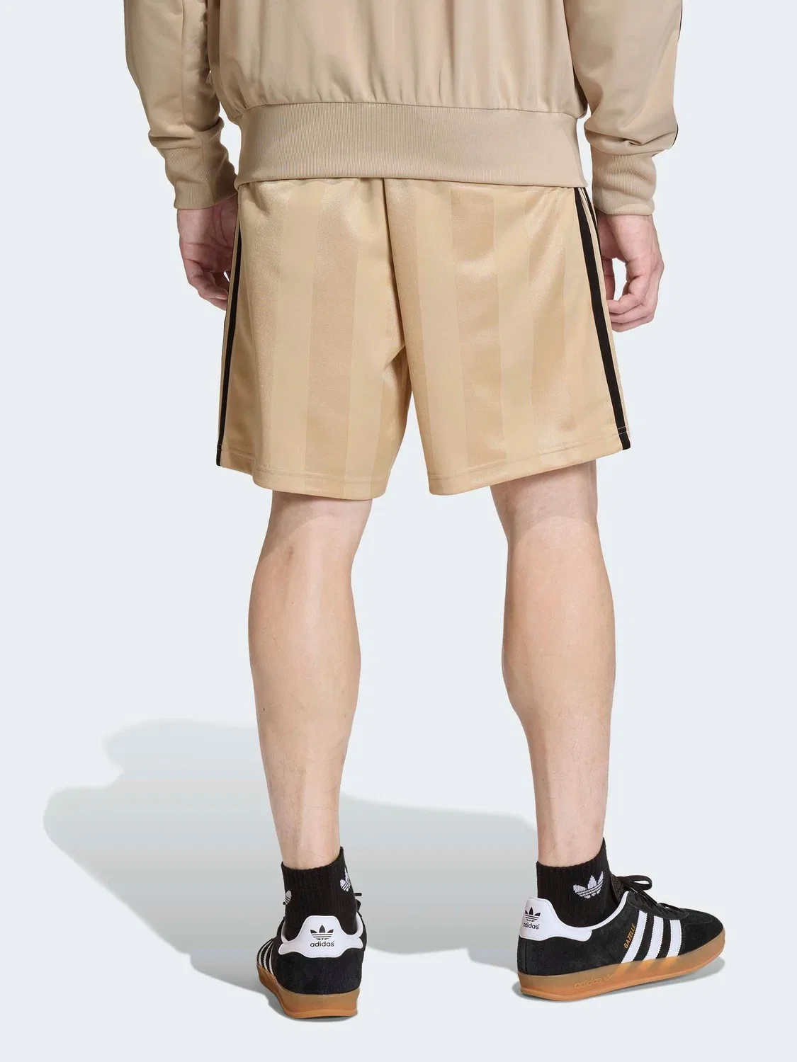 Шорты свободные с тремя полосками, модель Loose Engineered, adidas Originals, кремовый — фото 2