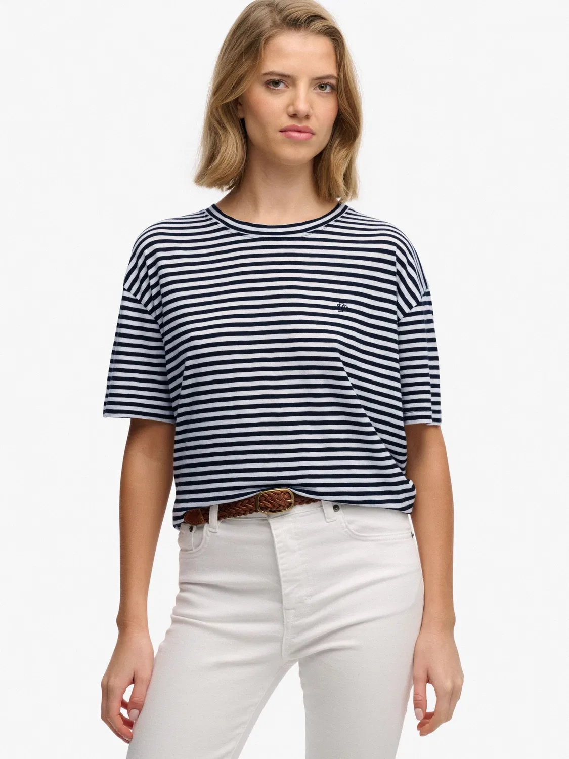 Футболка с опущенными рукавами Studios Crew T-Shirt Superdry, белый — фото 2