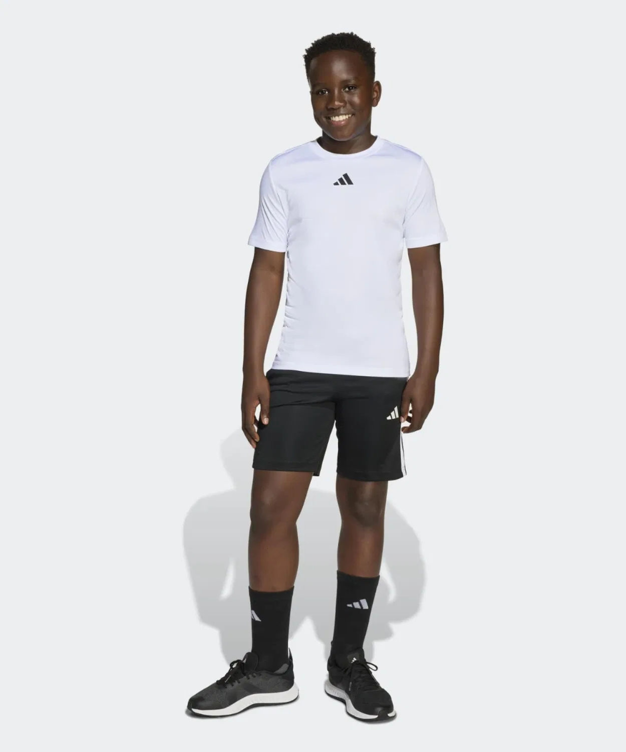 Детский комплект из футболки и шорт с принтом три полосы Train Essentials Adidas, Белый — фото 2