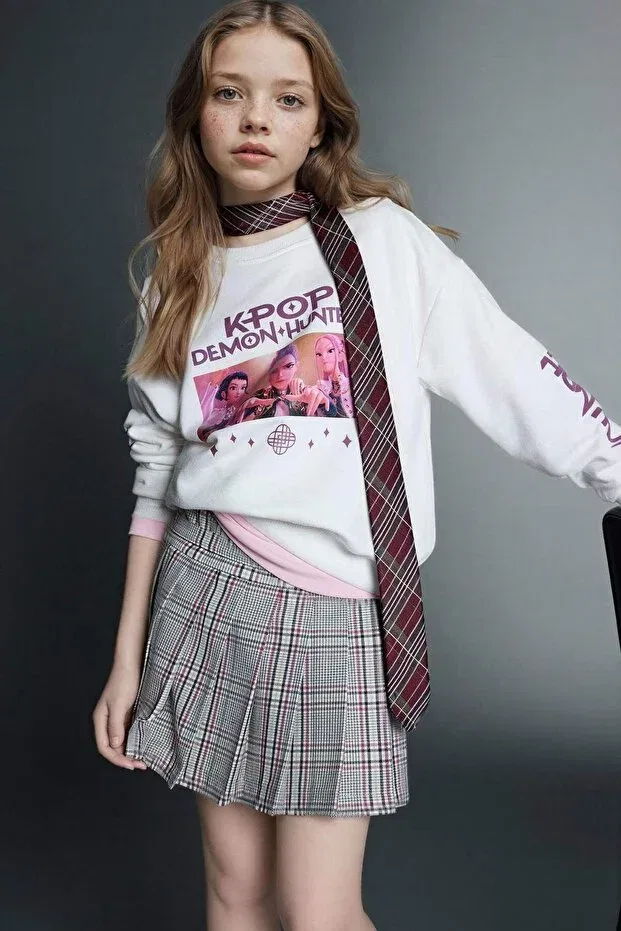 Детские свитшот с принтом для девочек Kpop - demon hunters relax fit sweatshirt for girls h3836a826sp Defacto, Ekru-Er98