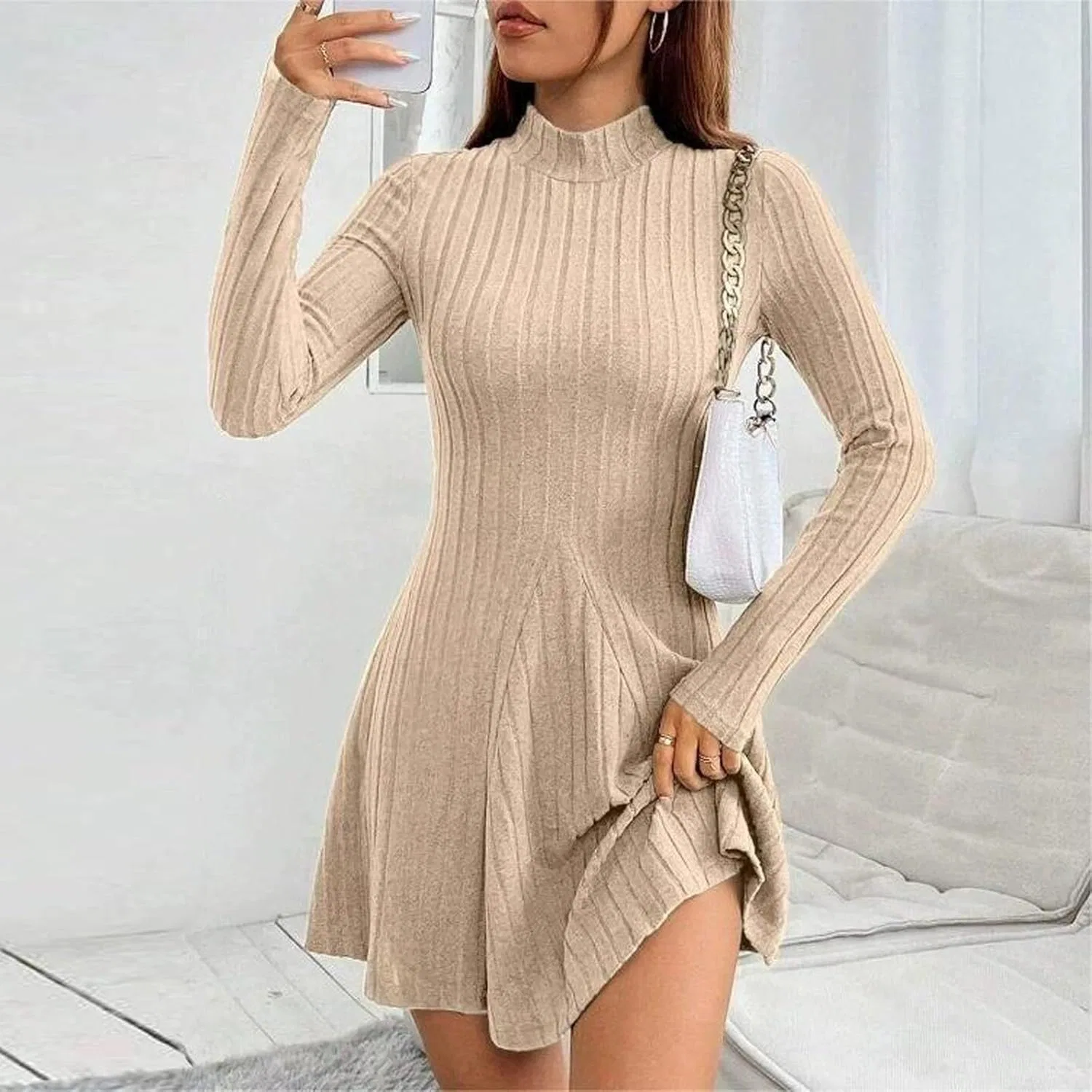 Женское трикотажное платье-свитер облегающего кроя с юбкой-клеш, Beige — фото 2