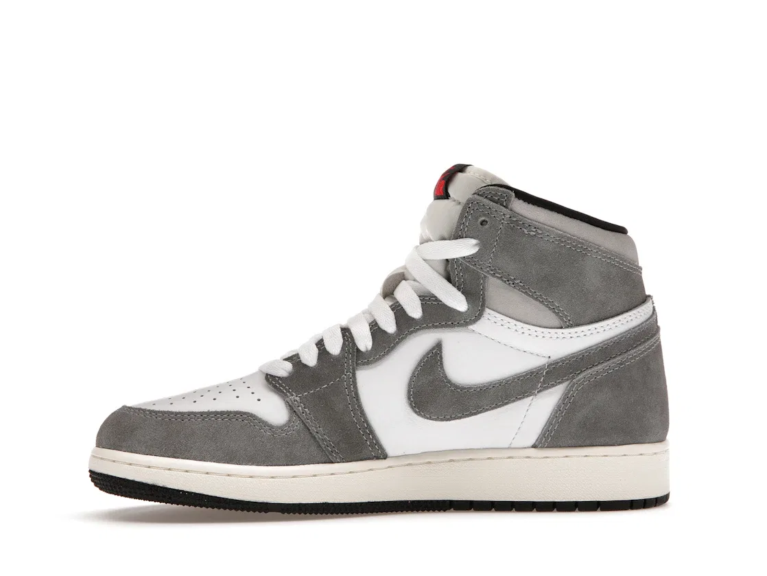 Детские кроссовки с высоким верхом Jordan 1 Retro High OG Jordan, Black/Fire Red/Light Smoke Grey/Sail — фото 3