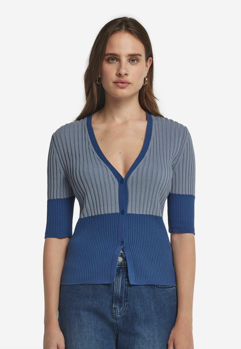 

Кардиган Falconeri, цвет Hellblau Jeans