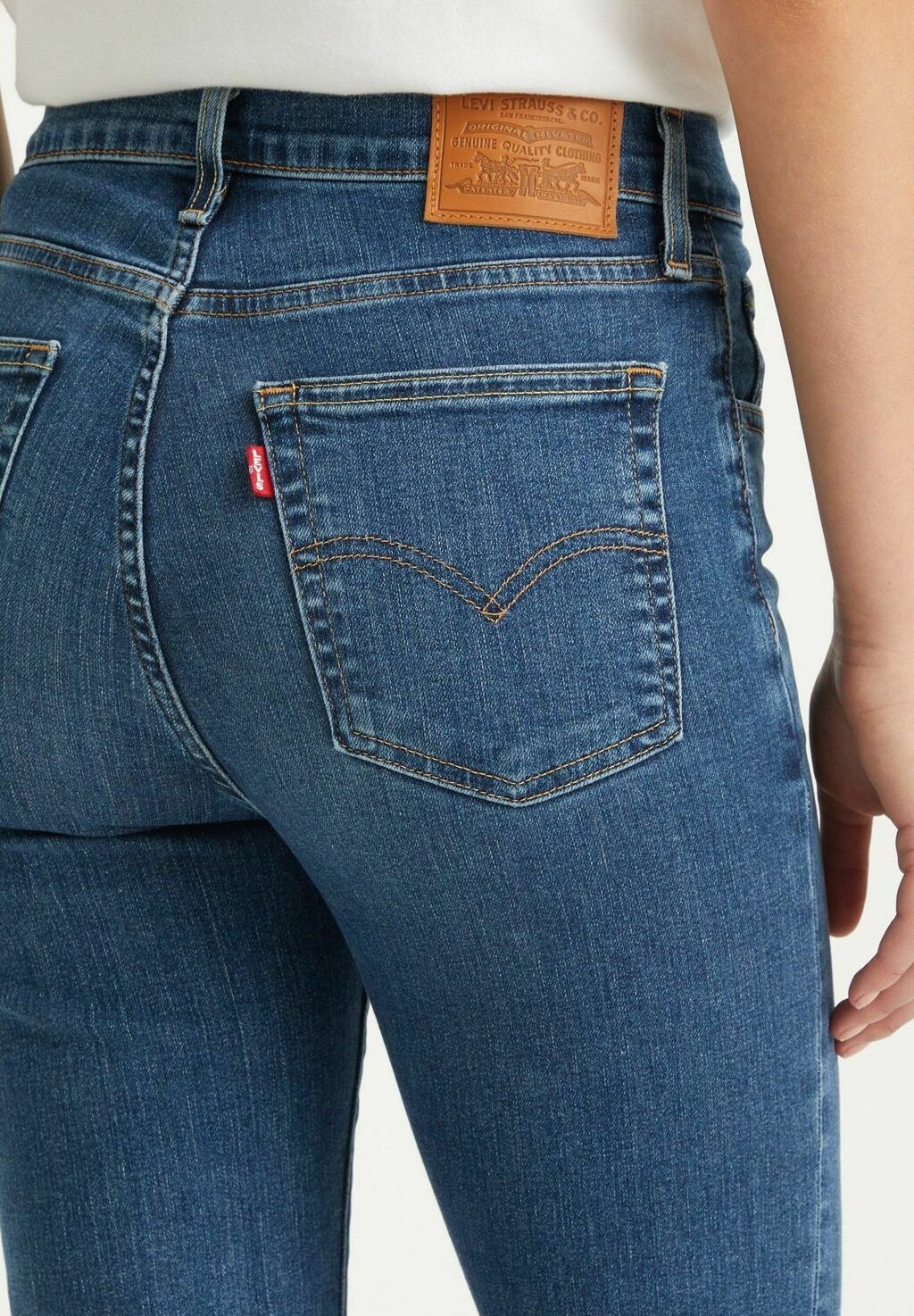Джинсы облегающего кроя цвета индиго среднего оттенка синего цвета Levi's — фото 3