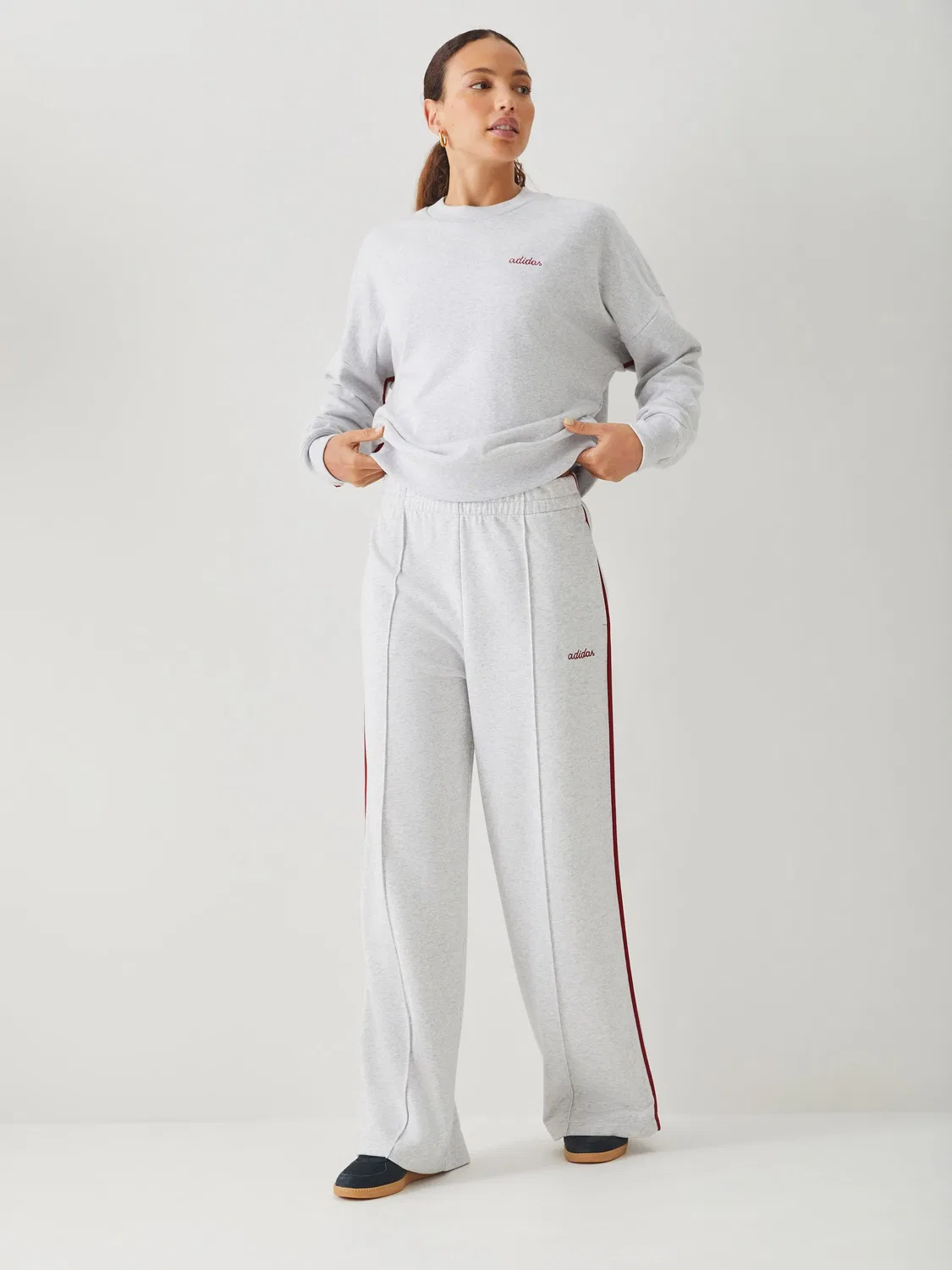 Свитшот с вышивкой Seasonal Essentials Colorpop adidas, серый — фото 2
