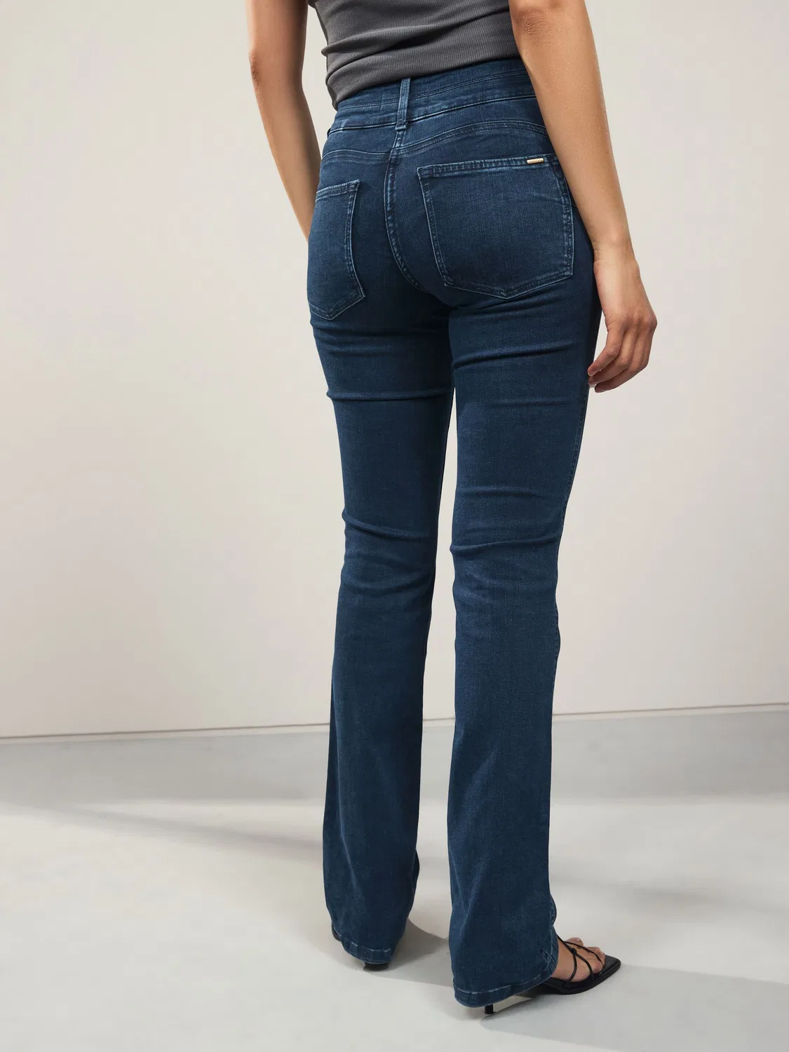 Джинсы Bootcut Lift Slim and Shape Next, Indigo Blue — фото 3