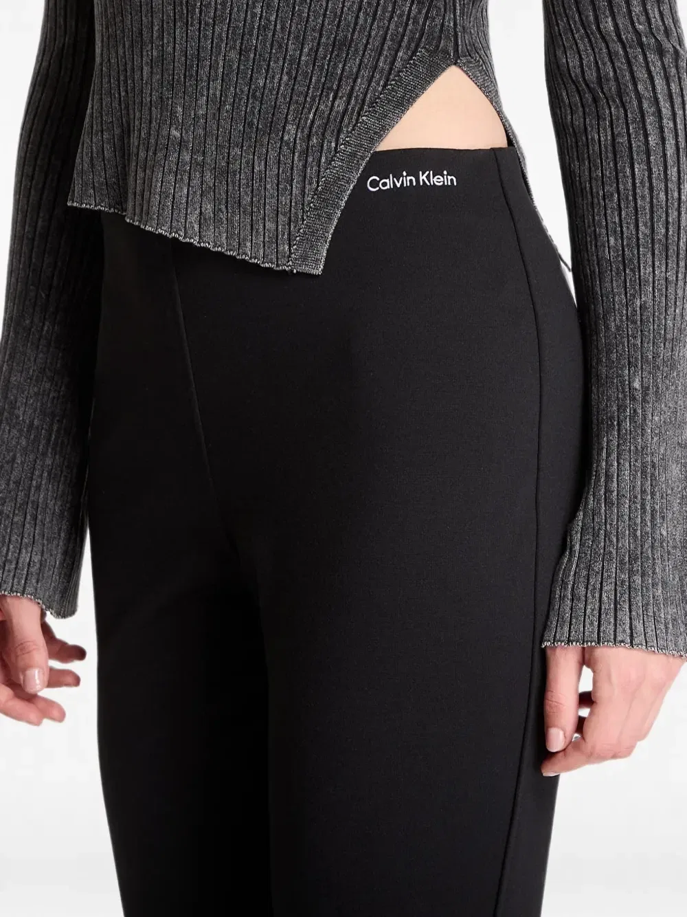 Расклешенные брюки с логотипом Calvin Klein, черный — фото 4