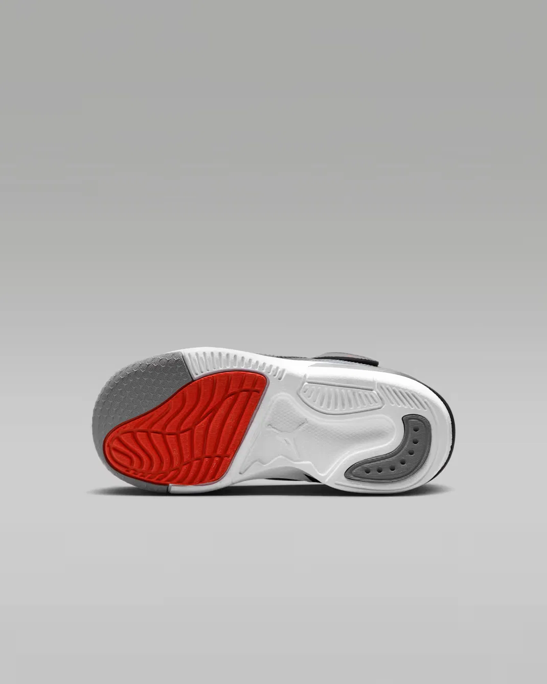 Детские кроссовки Jordan Max Aura 5, Black/White/Cement Grey/University Red — фото 2