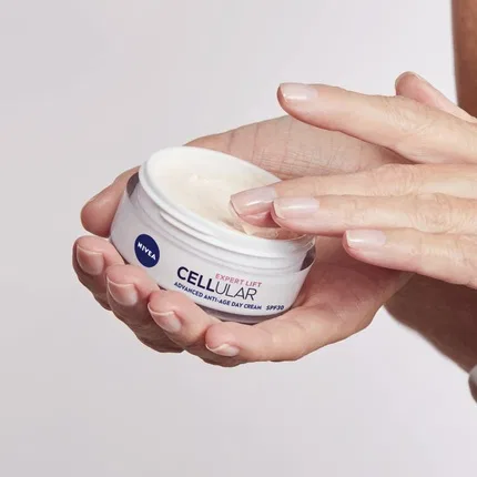 Дневной крем с гиалуроновой кислотой 50 мл Nivea, White