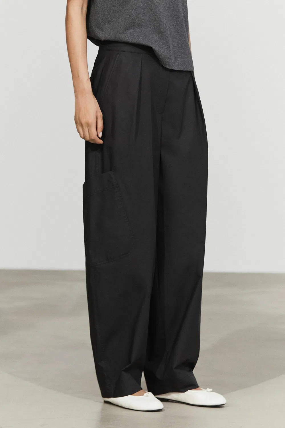 Брюки Massimo Dutti Barrel Fit Cargo, черный