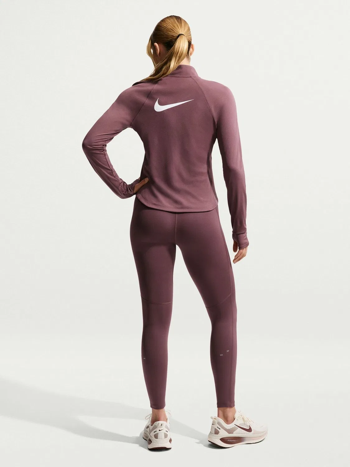 Леггинсы для бега Tempo Swoosh Nike, тату-коричневый — фото 3