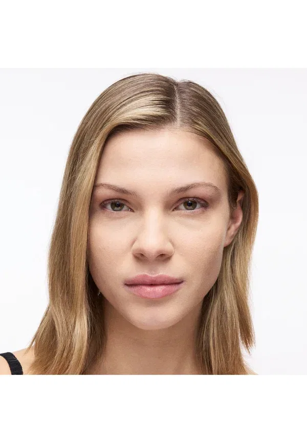 Консилер 36-часовой стойкости Studio Fix 36hr Smooth Angles Concealer Mac NC25 7 мл, цвет nc25 — фото 4