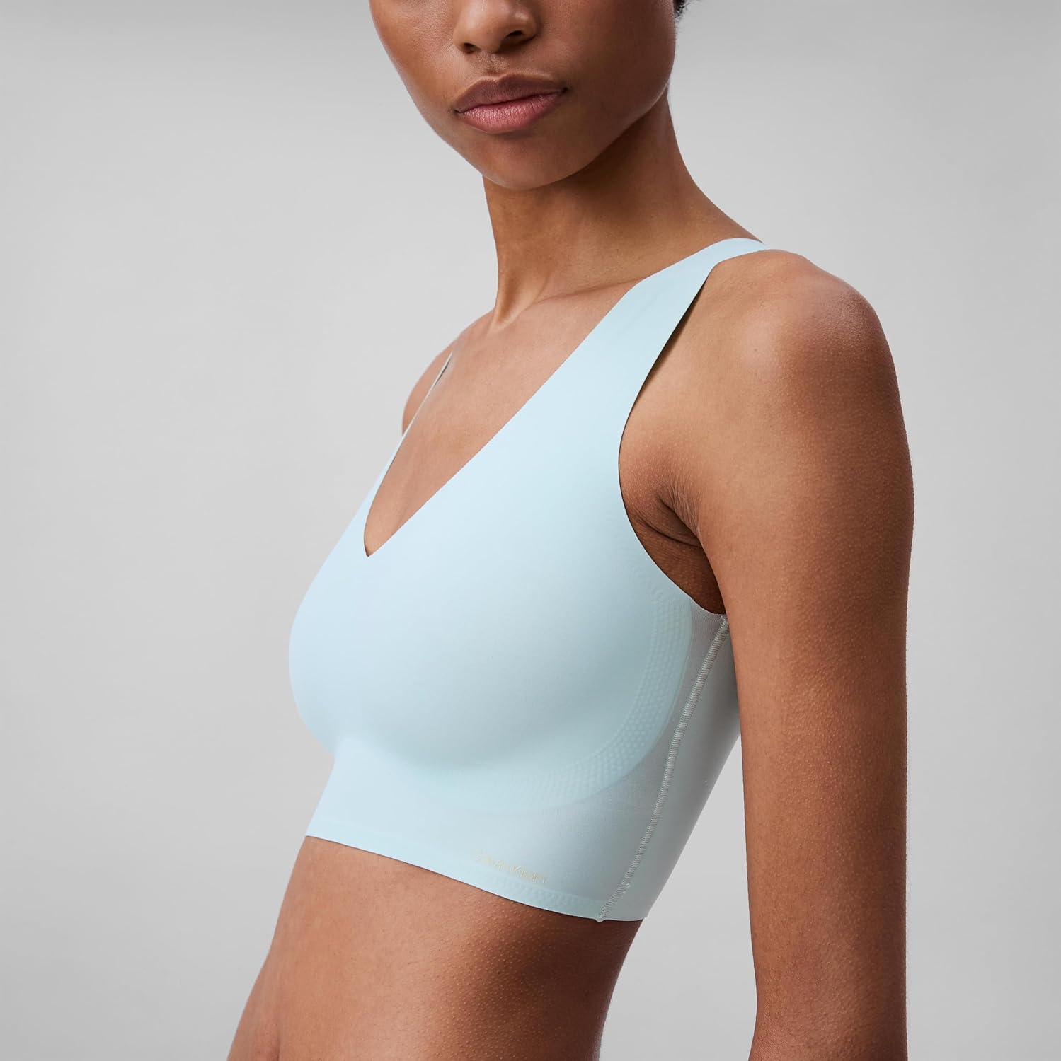 Бюстгальтер-бралетт Calvin Klein Womens Invisibles Comfort Seamless с легкой подкладкой и V-образным вырезом, Moonlight Jade — фото 4