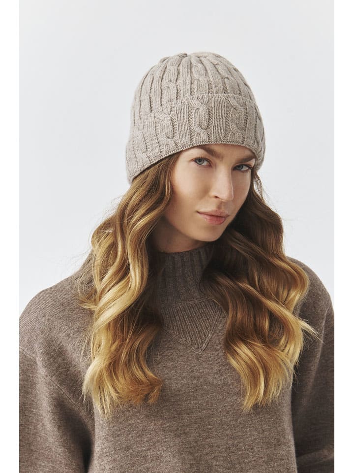 

TATUUM Шапка "Гора" бежевого цвета