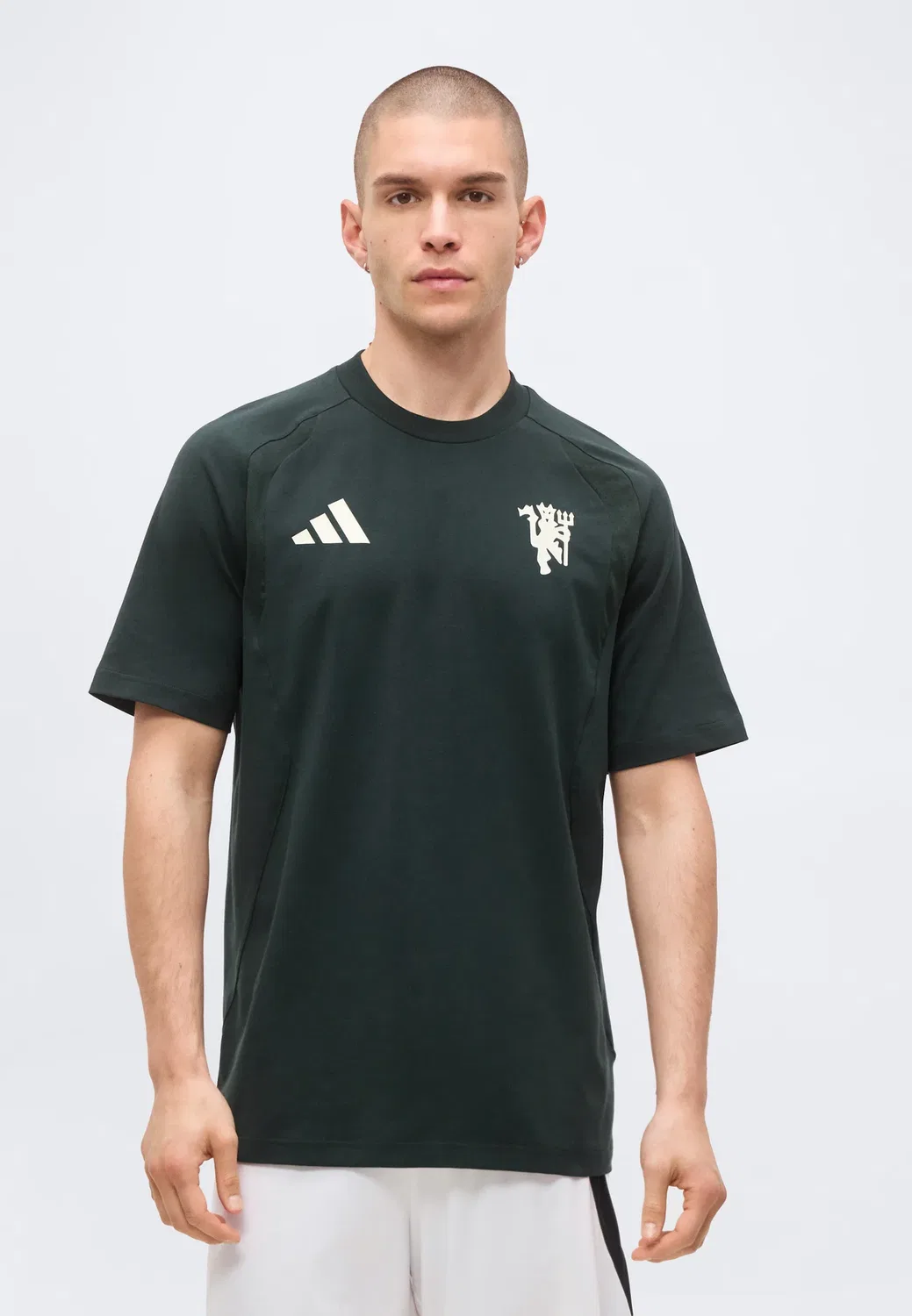 Футболка Manchester United Tiro Travel Tee - клубная одежда Adidas Performance, Jungle Ink