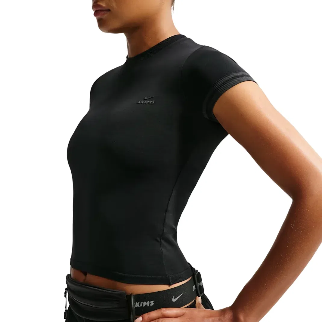 Женская футболка SKIMS Stretch Knit Cropped T-Shirt 'Obsidian Igneous' Nike, Obsidian/Igneous — фото 2