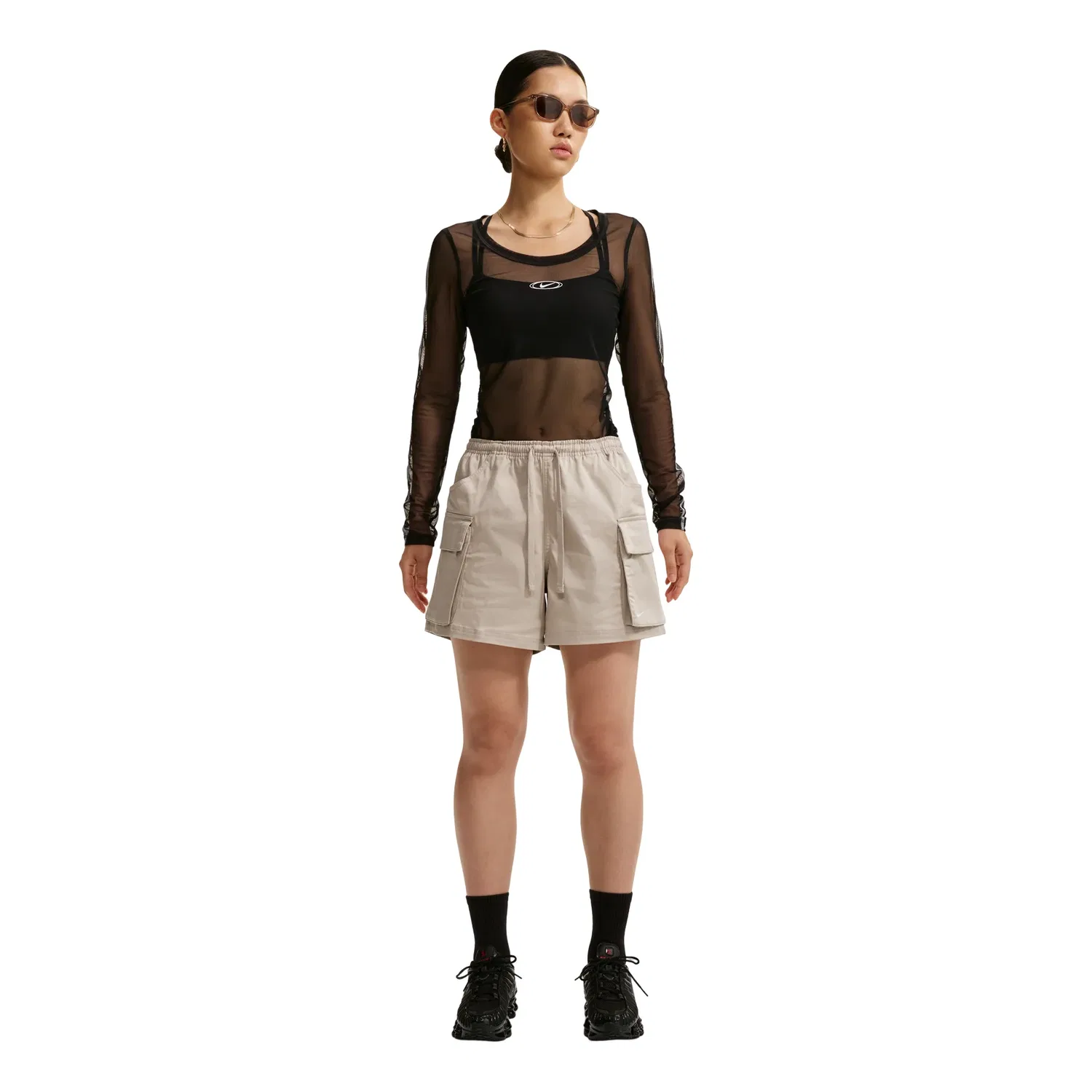 Женские шорты Sportswear Loose Mid-Waist Woven Cargo Shorts 'Cream White' Nike, Cream/White — фото 2