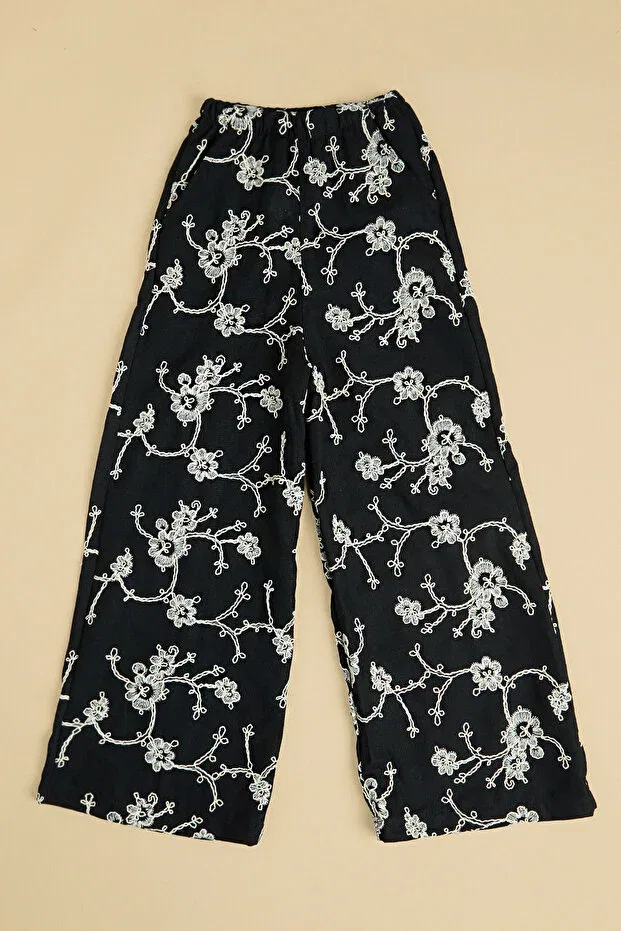 Детские брюки для девочек широкие с принтом Floral embroidered linen look girls' trousers Fulla Moda, Black — фото 3