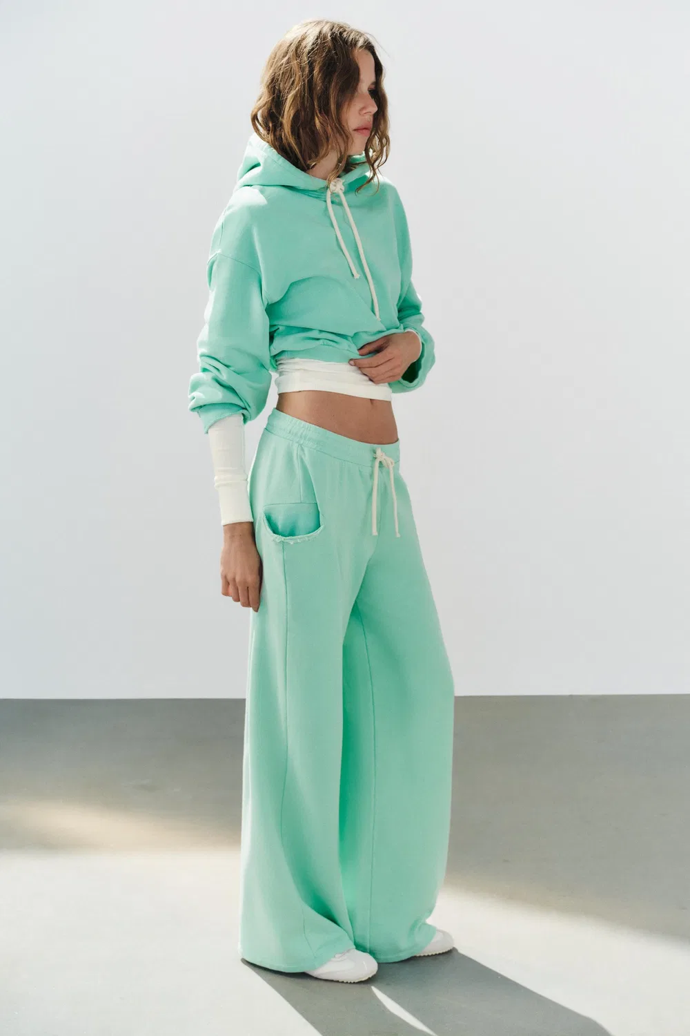 Укороченная неоновая толстовка ZARA, Blue/Green