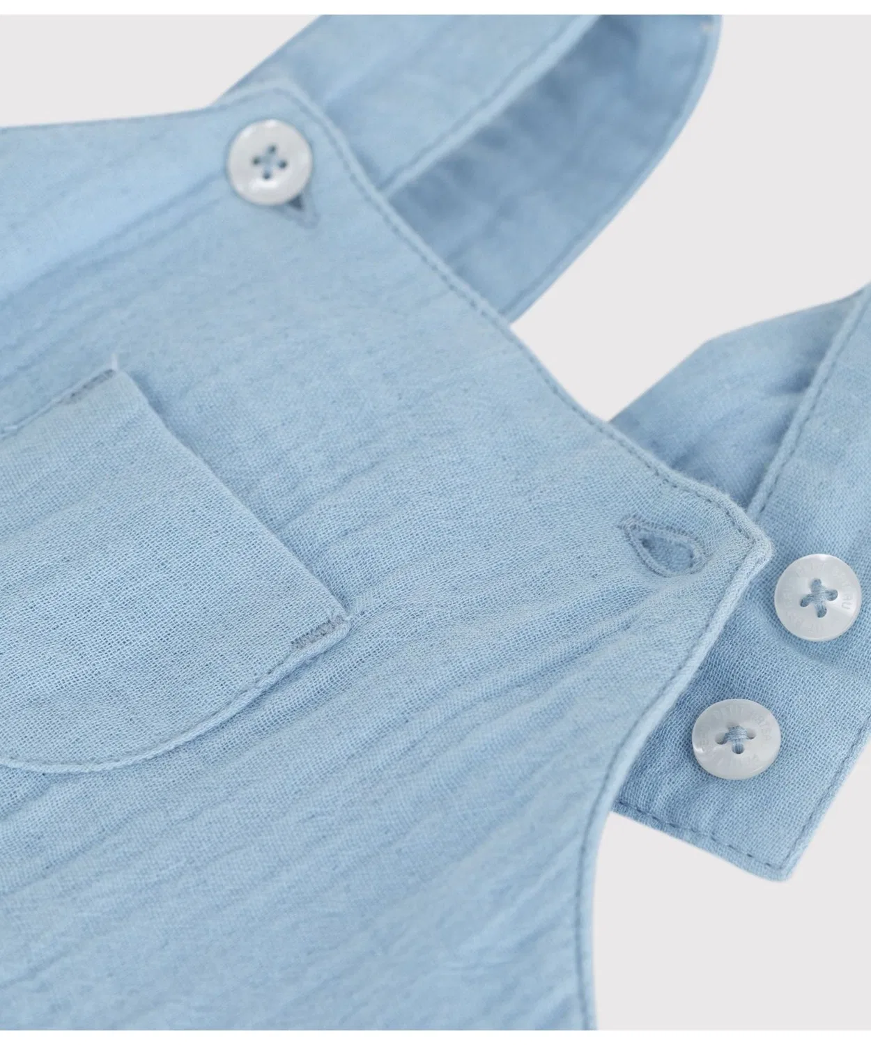 Детский комбинезон-сарафан из двойной марли с моделью PETIT BATEAU, Светло-голубой — фото 4