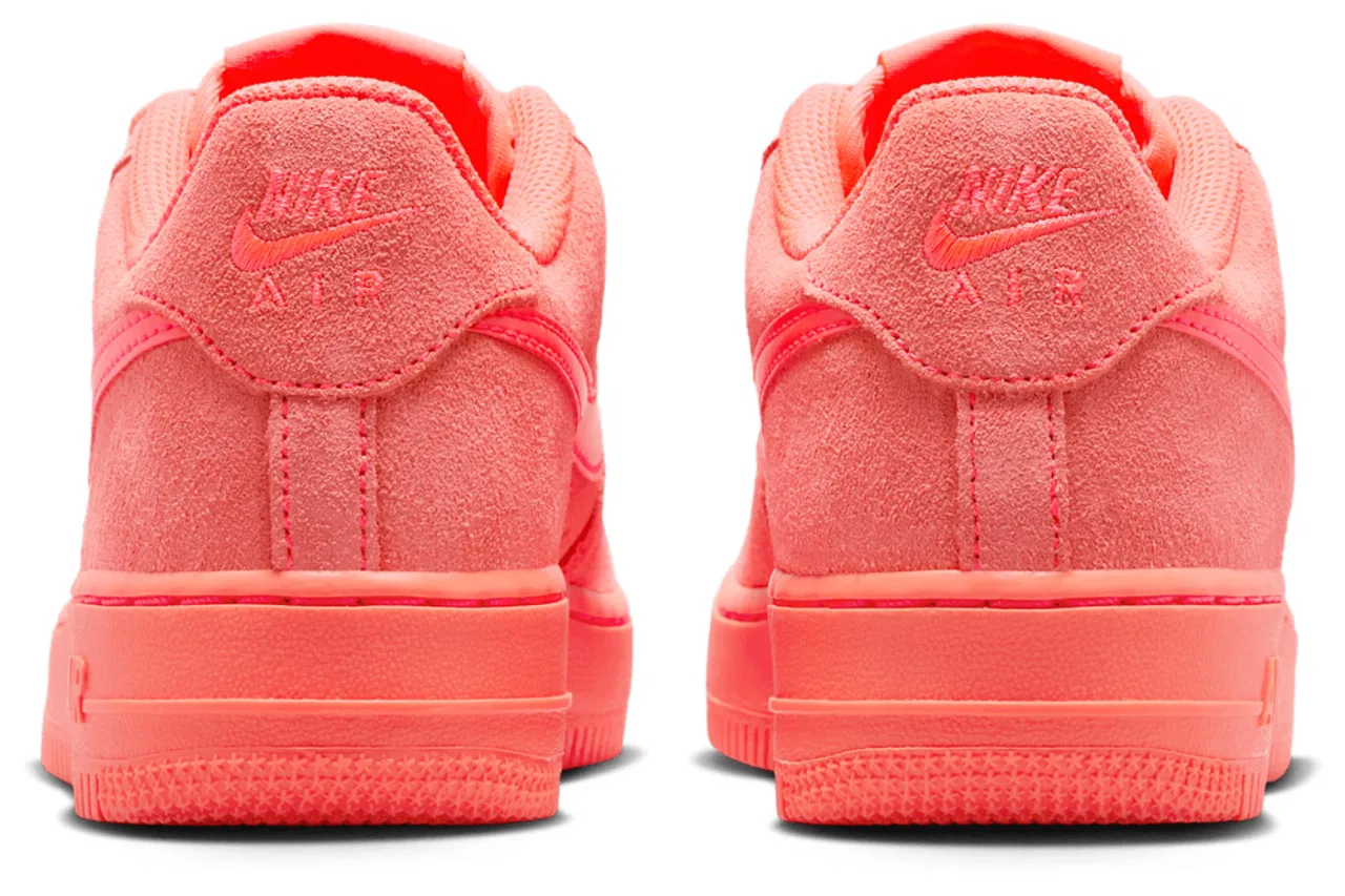 Кеды для мальчиков Air Force 1 Suede Nike, цвет Hot Lava/Hot Lava/Hot Lava — фото 3