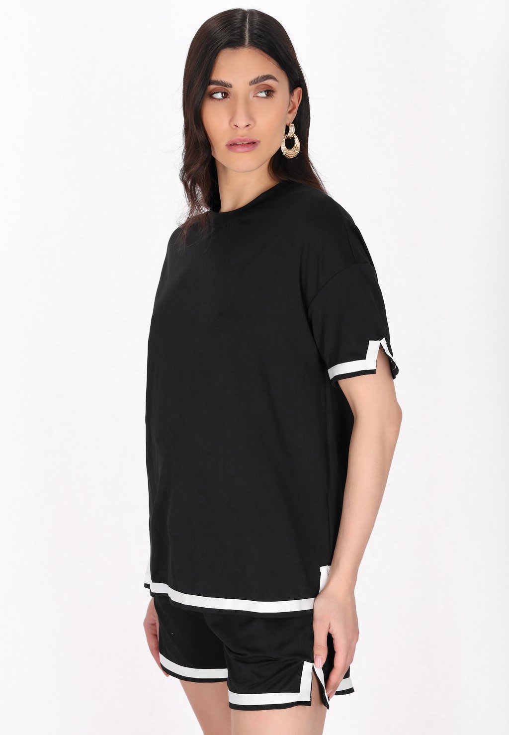 

Футболка с принтом RELAXED FIT faina, черный