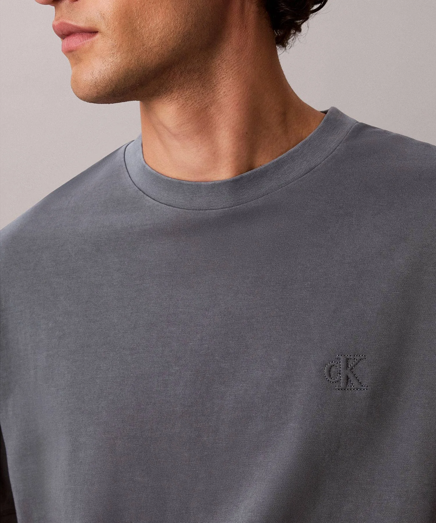 Унисекс футболка Calvin Klein с круглым вырезом белая — фото 4