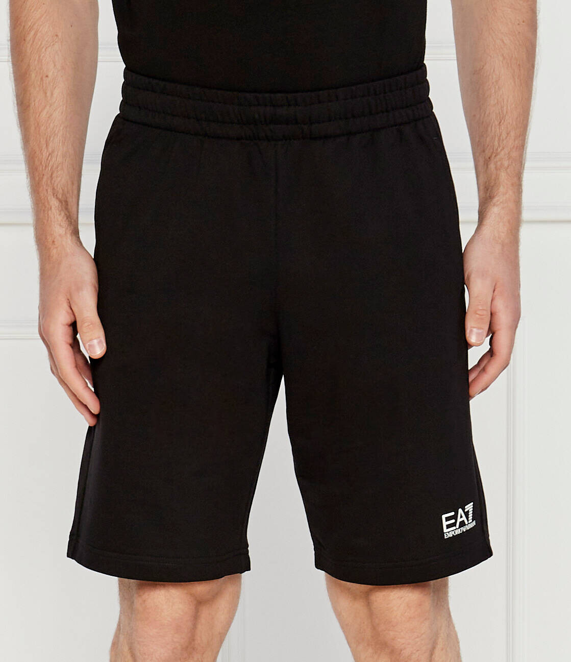 

Спортивные шорты EA7 Regular Fit, черный