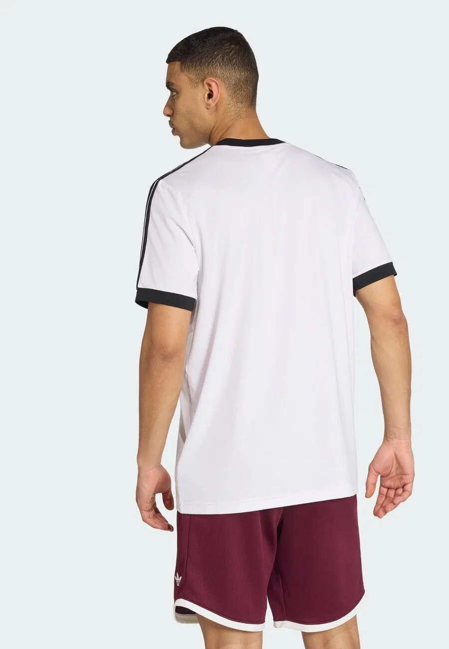 Футболка ADIDAS PERFORMANCE Performance Shirt 'Classics' белого цвета — фото 3