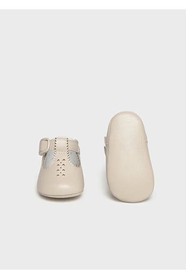 Детские ботинки для новорожденных с липучкой Mayoral, Nude Color — фото 4