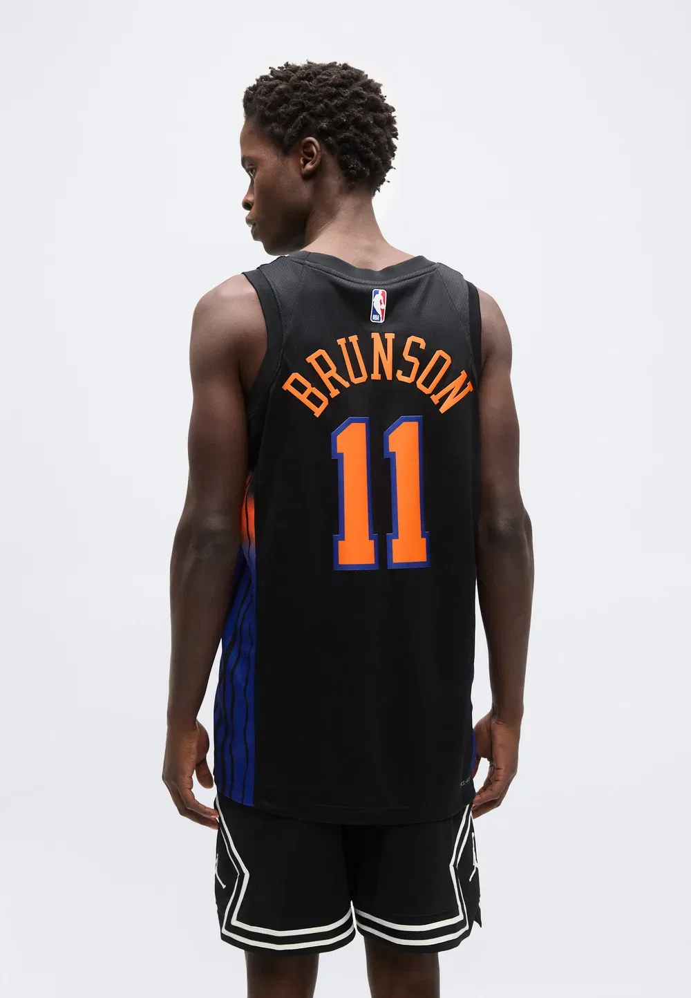 Футболка New York Knicks 2025/26 Statement Edition с изображением Джалена Брансона - клубная форма Nike Performance, Black — фото 3