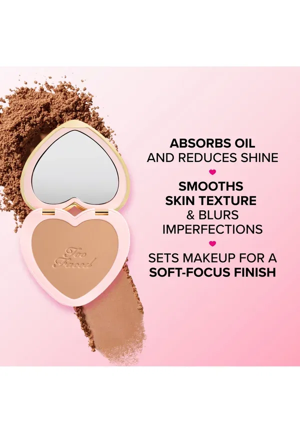 Пудра рассыпчатая Born This Way Soft Blur Setting Powder Too Faced, Light 4.8 г, цвет light — фото 4