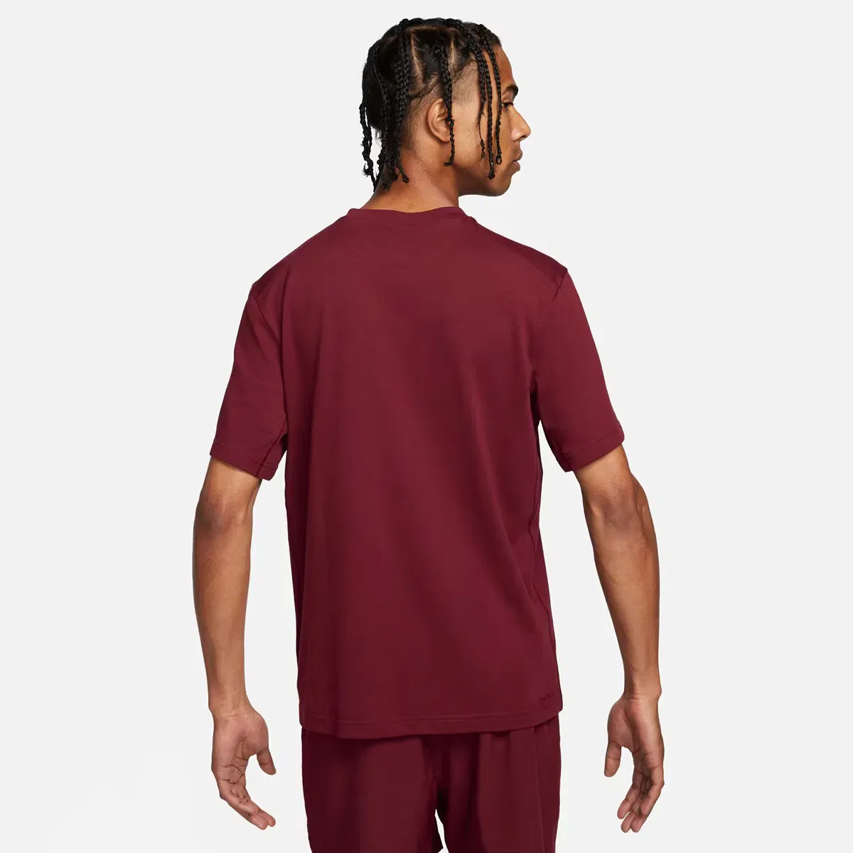 Мужская футболка с капиллярным отведением влаги Primary Nike, Burdeos — фото 2