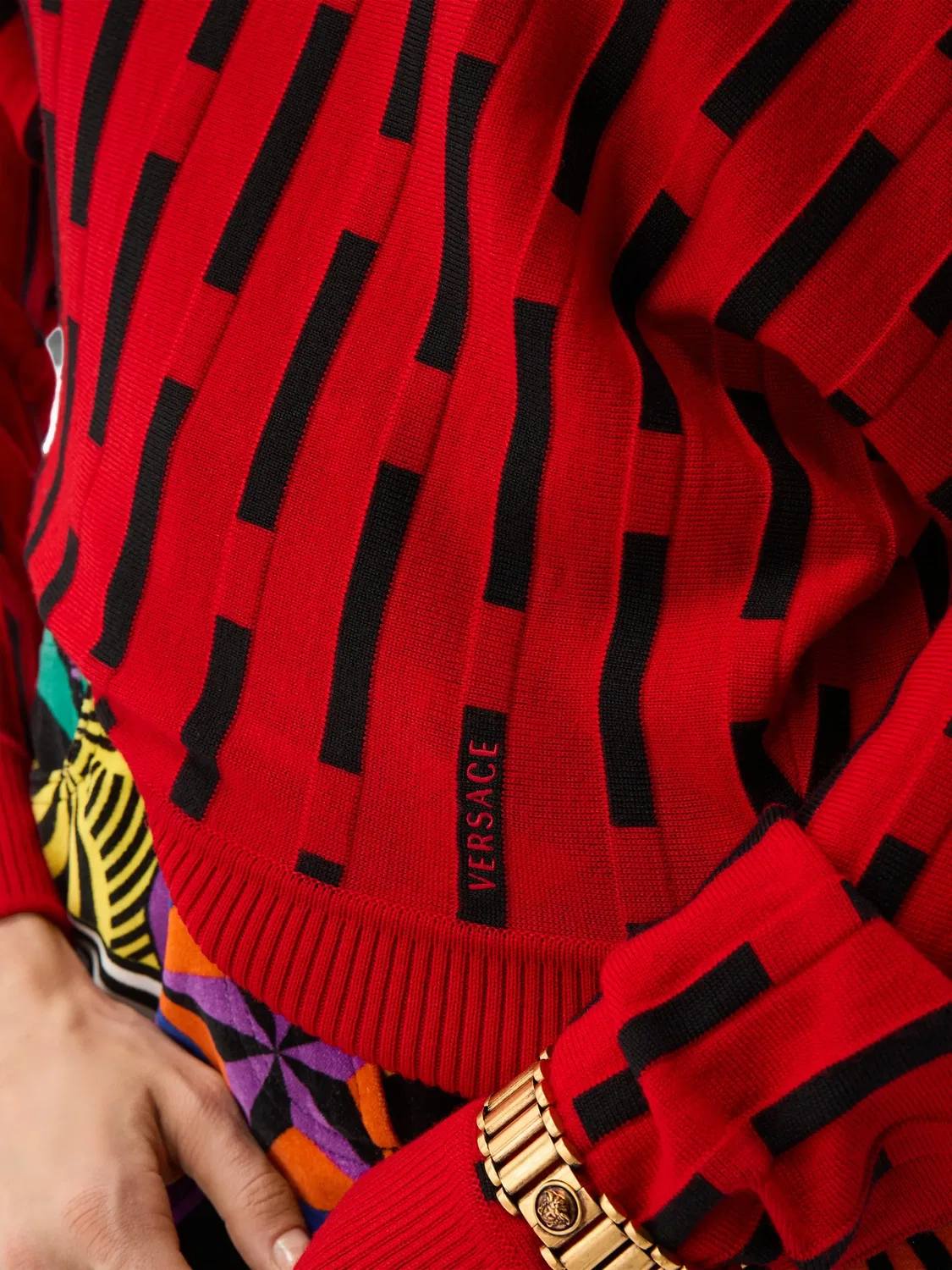 Шерстяной свитер с вышитым логотипом Versace, красный — фото 4