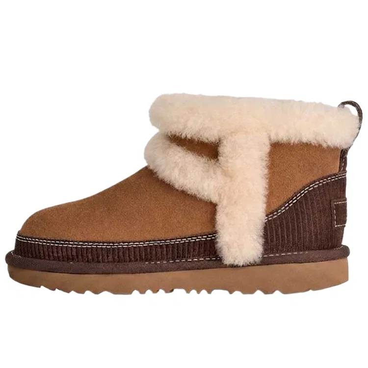 Детские зимние сапоги с отделкой UGG Classic Novelty, Chestnut