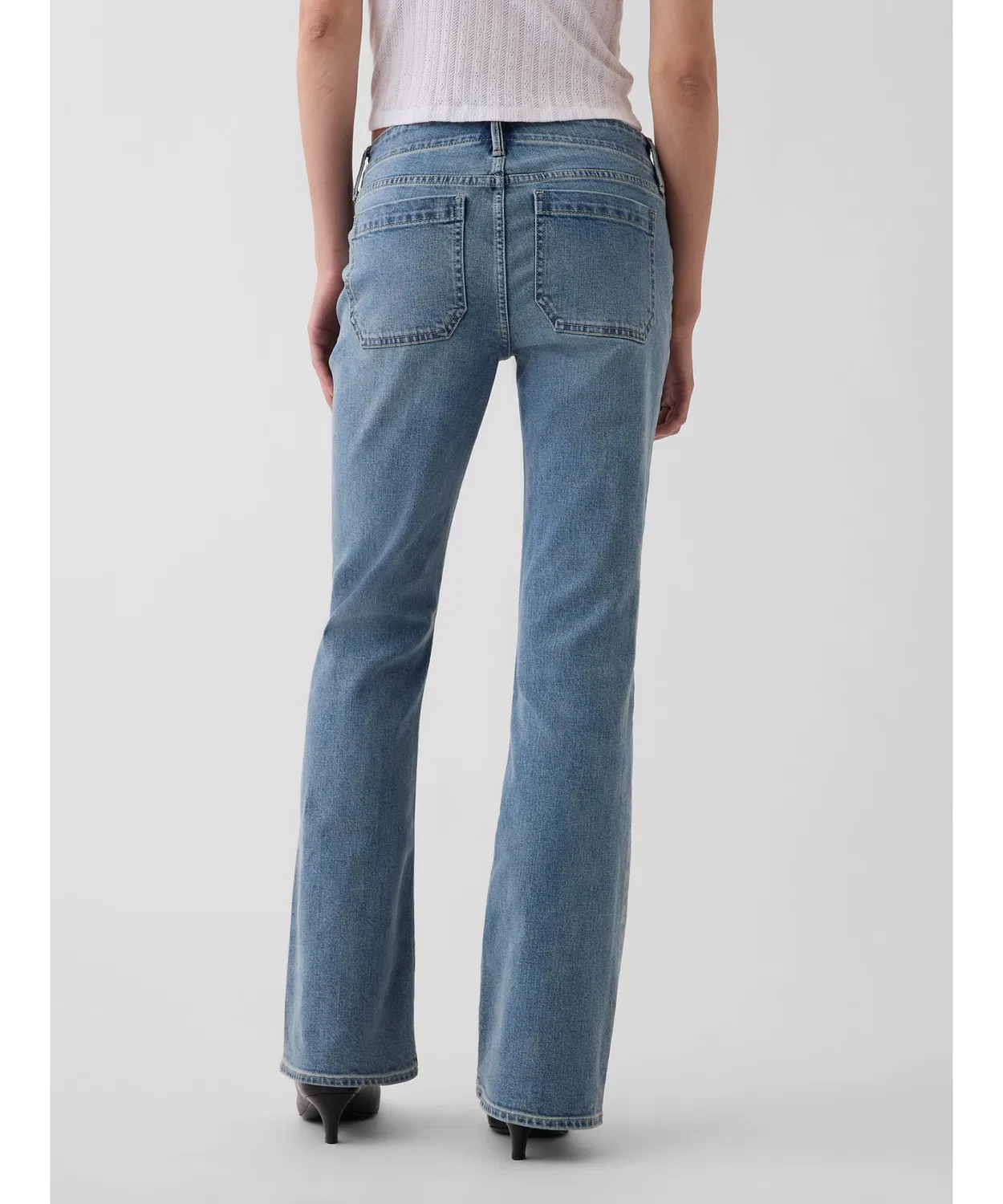 Женские джинсы с низкой посадкой и патч-карманами, модель Long & Lean GAP, Light Indigo Blue — фото 4
