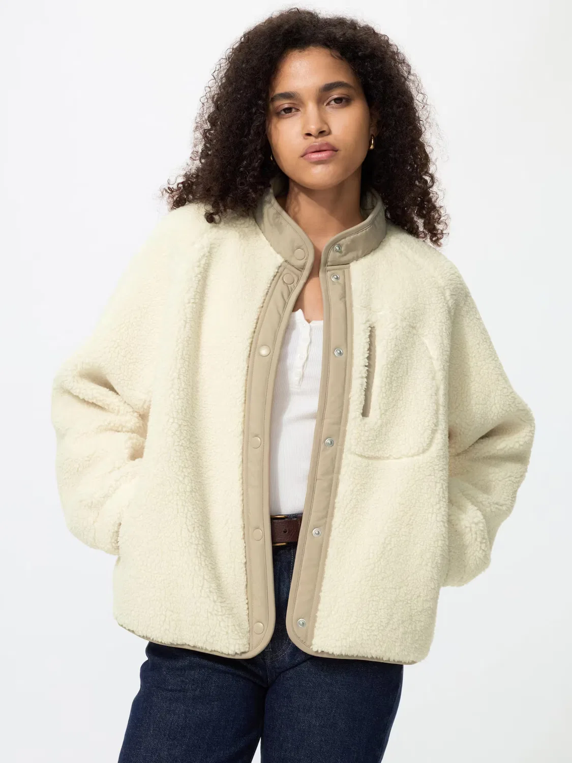Флисовая куртка Uniqlo Boa, утепленная, кремовый