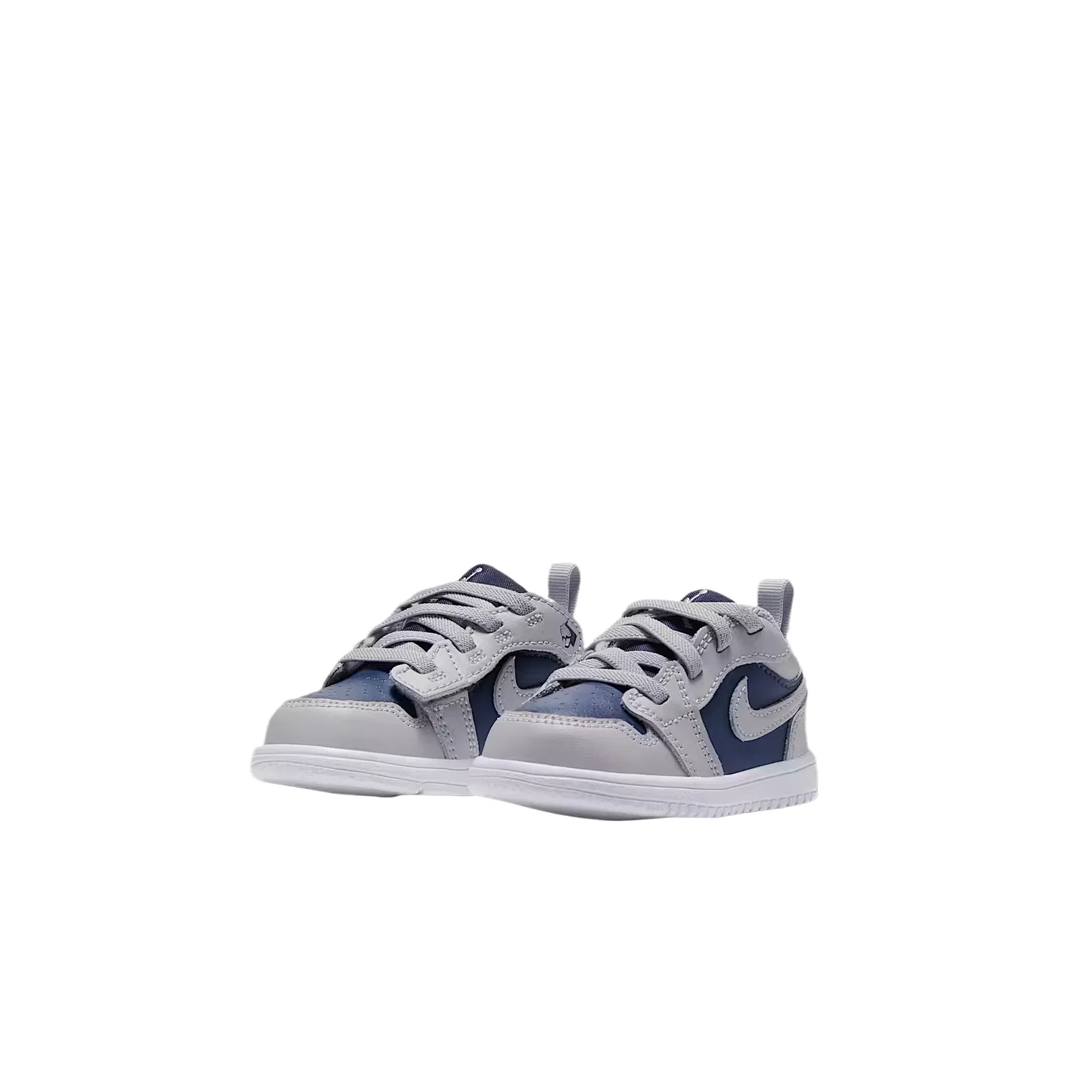 Детские кроссовки для мальчиков кожаные Jordan Air Jordan 1, Tech Gray/White/Collegiate Blue — фото 3
