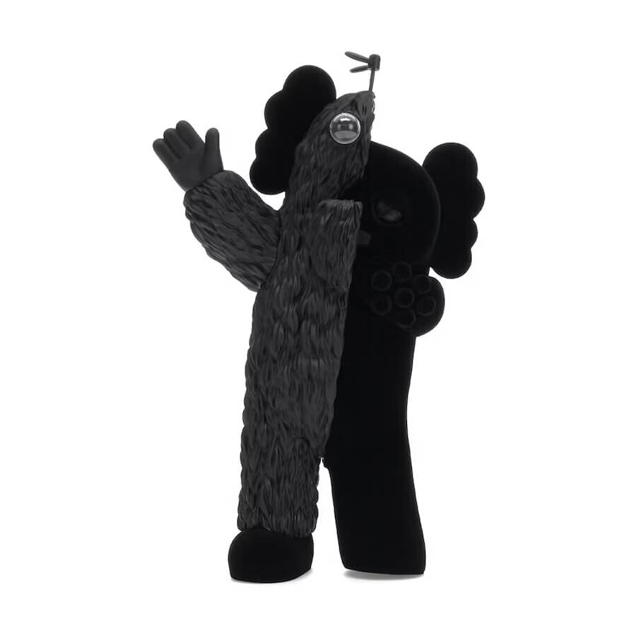 

Виниловая фигурка KAWS Kachamukku, черный