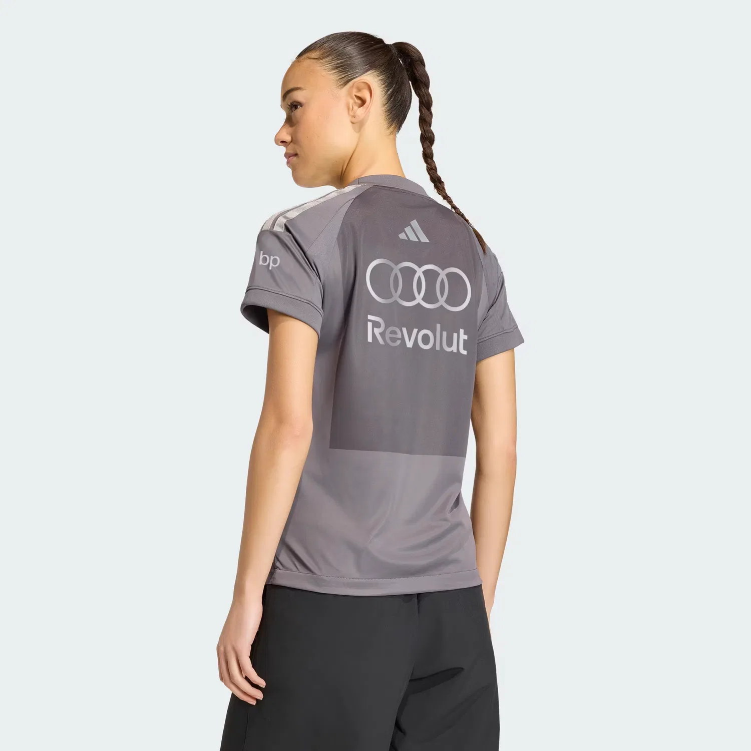Женское джерси с коротким рукавом Audi Revolut F1 Team Driver Jersey Replica Adidas Performance, серый металлик — фото 3