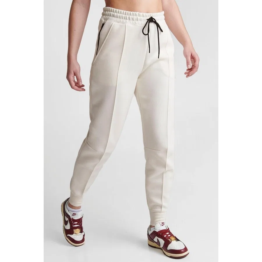 Женские спортивные брюки Nike Sportswear Tech Fleece Standart Fit Mid Rise Jogger, Кремовый