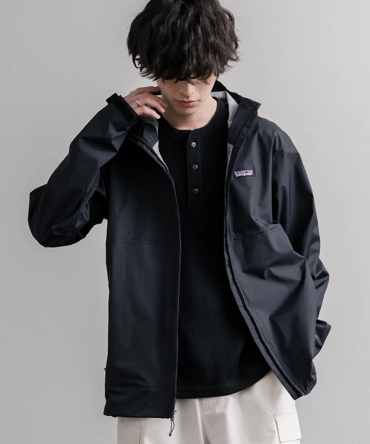 Мужская/женская горная куртка с капюшоном Patagonia Torrentshell 3L Rain Jacket, синий — фото 3